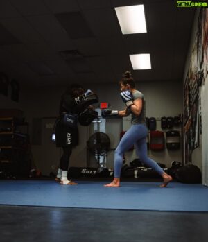 Montana De La Rosa Instagram - 🔪🏹 sharpening the tools 📸 @twtcreations