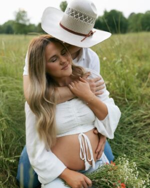 Montana Jordan Instagram - Happy Mother’s Day to the most beautiful momma in the world. 
To the woman that not only made me a daddy but pushes me to do better each and everyday. 
I’m blessed beyond measure. 
I love you Jenna!