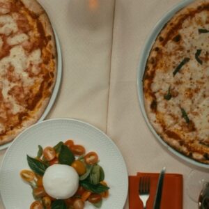 Monthapoom Sumonvarangkul Instagram - บางกอก’s longest running pizzeria.