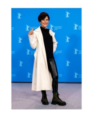 Montserrat Marañon Instagram - Qué chulada los aliados que me acompañaron a la @berlinale!!
Gracias @steponfashion por su colaboración increíble. 
El vestidazo es del gran @carlospinedamx 
Abrigo @merkaba_mx 
Joyería  @iconique.jewels @iconiqcatth
El visto bueno y la asesoría de @jammeszavala20 fueron clave. 
Y obvio , las amorosas amigas que estuvieron  pendientes  @okaginer @claudiacoa @jimemerodio @fridastrid 

GRACIAS!!!