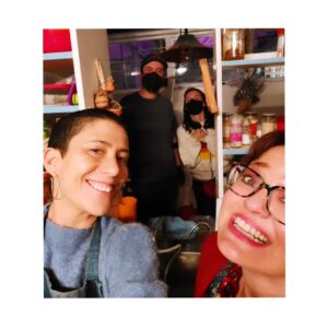 Montserrat Marañon Instagram - "Tótem" está de fiesta! Hoy recibió 15 nominaciones al Ariel y entre ellas hay una nominación para mi. Mi corazón ha estado brincoteando todo el día. Nunca  pensé que esto me llenara de tantas emociones y risas y lagrimones y estoy que no quepo de alegría. 
Gracias @academiacinemx por este reconocimiento taaaan apapachante.
Gracias @lilaaviles por confiarne a Nuri, felicidades por tu ferocidad, tu talento, eres pura inspiración. 
Es un privilegio compartir terna con mis hermanas  totémicas @marisolgase y #TeresitaSánchez y con @ludwika_paleta a quien admiro y quiero  tanto. 
Felicidades a mis niñas @saorigv1 y #Naima, a mi hermanito @mateo_garciae @x_fernandez_designer , mi peluquera favorita, @nollita . @_diegotenorio_  y toda la banda que puso el corazón en Tótem. 
GRACIAS ❤️ ❤️❤️❤️

Felicidades a toda la banda que está nominada! Será un placer verles en Guadalajara. 

Que viva el cine mexicano!! 🇲🇽🇲🇽🇲🇽

Orgullosamente  talento @jerryml1