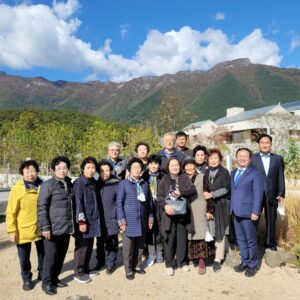 Moon Jae-in Instagram - 광주 오월어머니회와 함께 
#문재인