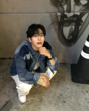 Moon Ji-hoo Instagram - 🕯️