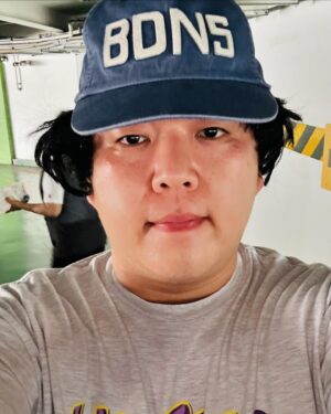 Moon Sang-hoon Instagram - 나의 자부심 / 나 의자 부심 (여러번)