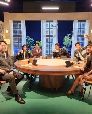 Moon Se-yoon Instagram - 미스토리 클럽💕
드디어 오늘 12월 9일!!
금요일 밤 8시 50분 MBC
미스토리 클럽이 첫 방송 됩니다~
봐죠용👍❤️
#MBC #미스토리클럽 #김수로 #조현용기자
 #이현이 #정혁 #랄랄 #문세윤 
#마피아토크 #이야기사기꾼을잡아라