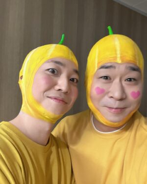 Moon Se-yoon Instagram - 슬슬 외워볼까..사리사리가 신곡이 나왔구만 많관부에요 아주 좋아유❤️❤️💜💜👍👍👍
 #넉살 #까데호 #신곡 
#당신께 #잃어버리면서동시에찾지 #난이부분이아주좋아
