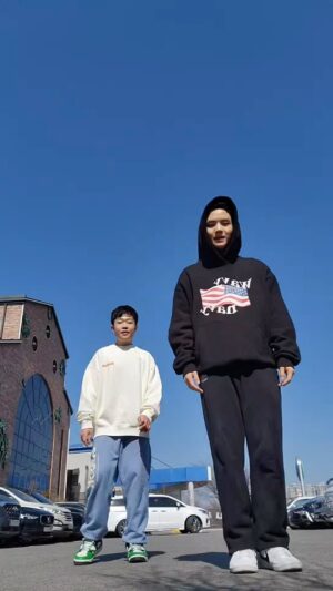 Moon Woo-jin Instagram - 오늘 주니 선생님께 배운 결과물♥️♥️♥️

만족하는 결과물이 나올때까지 열정을 다하는 주니샘~👍🏻

아직 촬영중이라 에너지 다운이었는데 너희 보니 힘난다🧡