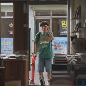 Moon Woo-jin Instagram - 마음이 따뜻해지는 영화♥️ 꼭 보러오세요~🤗
Posted @withregram • @indiefilm__ #어디로가고싶으신가요 #독립영화관
#김희정감독 #김애란 #김애란작가 원작 #바깥은여름
#박하선 #문우진 #김남희 #정민주 #김정철 #전석호 출연

📌독립영화관 KBS1TV 4/19 금요일 밤 11시 30분!

🎬<어디로 가고 싶으신가요> 줄거리
어느 봄날, 갑작스러운 사고로 남편인 ‘도경’을 잃은 ‘명지’는 슬픔에서 벗어나기 위해 폴란드 바르샤바로 잠시 떠난다. 하지만 ‘도경’의 소식을 모르는 대학 동창 ‘현석’과의 재회에 ‘명지’는 낯선 곳에서 불쑥불쑥 남편과의 추억을 마주하게 된다. 한편, 같은 사고로 단짝 친구인 ‘지용’과 이별한 ‘해수’는 곳곳에 남겨진 친구의 빈자리를 느끼며 하나뿐인 동생을 잃고 몸이 마비된 ‘지용’의 누나 ‘지은’을 돕는다. 그러던 중 ‘해수’는 ‘지은’에게 새 편지지와 함께 ‘명지’의 주소를 건넨다. #전주국제영화제 #폐막작

독립영화관은 TV, 모바일 앱 KBS , 웨이브 wavve,
인터넷 http://kbs.co.kr으로 #실시간시청 가능!
#시청각화면해설방송 #화면해설방송

#KBS독립영화관 홈페이지를 방문해
작품에 관한 여러분의 의견을 남겨주시면
독립영화전용관 #인디스페이스 초대권을 드립니다

#같이독립영화 #독립영화 #영화추천
#saveourcinema #모두를응원합니다
#독립영화관을지켜주세요 🎬👍