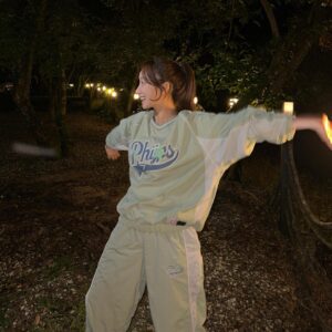 Moon Ye-won Instagram - 큰일이다 인스타그램을 잊어버린 것 같다 아이스크림을 끊어야겠다 🫤