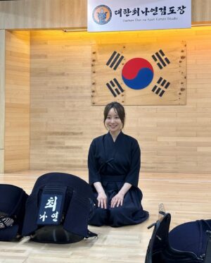 Moon Ye-won Instagram - 슬슬 풀어보는 나연이 비하인드 😉
#ENA #낮에뜨는달 #대한최나연검도장
