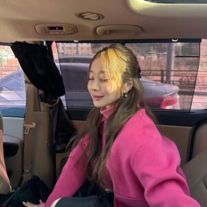 Moon Ye-won Instagram - 이 날의 헤매스 인증 사진 찍어야지 하다가 퇴근 길에 갑자기 생각이 나버렸다 🫢