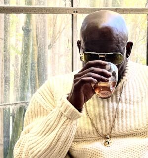 Mopreme Shakur Instagram - Amped up about my new #memoir with scrib-y @Scribd. “THIS THUG’S LIFE” coming to you in 2024! Toasting my success with all the real ones and @HennessyUS Hoping y’all take a moment to toast your Ws too! THUG LIFE, BABY! #NeverStopNeverSettle #HennessyUS #ThugLife #2Pac #TupacShakur #Makaveli #OutlawImmortal #MutuluShakur #Komani #BayToLA #WestSide #Scribd #Aevitas #StraightAhead
