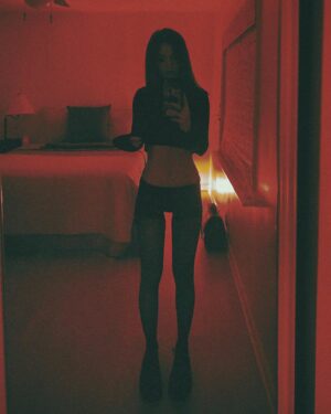Moriah Brooklyn Instagram - .˳·˖✶𓆩 𓁹 𓆪✶˖·˳.
hand in hand is a shelter —
walking home & decorating the atmosphere with treasure