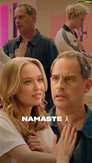 Moritz Bleibtreu Instagram - namaste 🙏 alle folgen #ViktorBringts mit @moritzbleibtreu @enzo_brumm und @carocult könnt ihr euch bei @primevideode reinziehen 😌