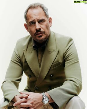 Moritz Bleibtreu Instagram - CHECK THIS.
Fotostrecke in der neuen @instylemengermany.
 
Fotograf: @julianessink 
Styling: @lunawalthercom 
H&M: @helgebranscheidt 
Produktion: @diegute_ute