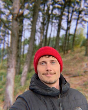 Moritz Jahn Instagram - Wer morgens zerknittert aufwacht hat den ganzen Tag Zeit sich zu entfalten 🌞