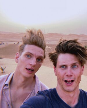 Moritz Jahn Instagram - Desert days 🌞💛🦂 shooting @sasrogueheroes 

🌪out now 🌪 @bbciplayer 🌪 @epix 🌪 @hbomax 🌪
