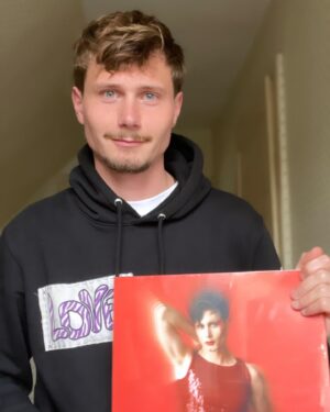 Moritz Jahn Instagram - SOLILOQUY ♥️ the vinyl is here ! 

Musicians🎶: @bafscheipers @kenny_der_buspfarrer @robertkoehlerofficial @johannaburnheart @fabian_willmann @moritz_baumgaertner & me 💕🦦

Writers📝 & Visioneers🔮: @robertkoehlerofficial @kenny_der_buspfarrer @bafscheipers & me ☕️🦦

Recorded🎙 @frischeluft_music Studio Berlin 

Produced🕹 & mixed🎛 by @bafscheipers for @frischeluft_music Co-produced by me 🩺🦦

Mastered🎚 by @markusabendroth for @zodiaque_tonproduktion 

Managed☎️ by @peter.stoecklin & @tilman.tjsq 

Artworks🖼 by @role.std (@lea.romana & @romy__st )

Photography📸 by @jakob.fliedner 

Make-Up🎨 by @victoriareutermua 

Styling🥋 by @lisasae 

Thank you for the support💎 @initiativemusik 

Thank YOU for listening, the support, the love, the spark of creation ♥️ #soliloquy #moritzjahn