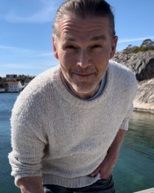 Morten Harket Instagram - Soaking it up… Days off on the oceanfront of the southern archipelago back home 🌞