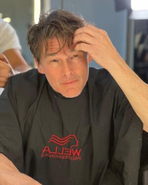 Morten Harket Instagram - Never trust a musician
✂️ @janthomasofficial