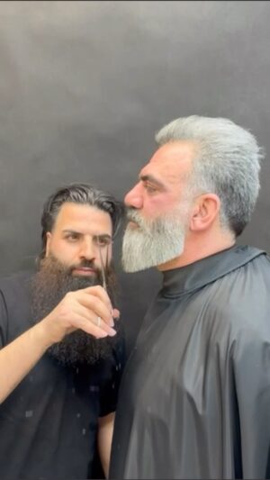 Morteza Rahdani Instagram - بیشترین چیزی که یک کسبکار نیاز داره چیه کامنت کن☝️

#ريش #ریش_بلند #ریشوها 
#beard #beards #beardstyle
