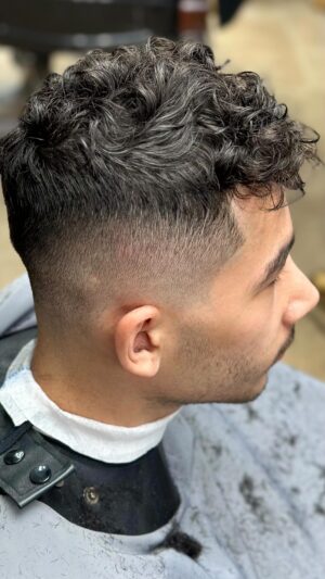 Morteza Rahdani Instagram - برای کلاس‌های آموزشی به دایرکت مراجعه کنید ❤️🙏

#salamaleykum 
#fid #barber