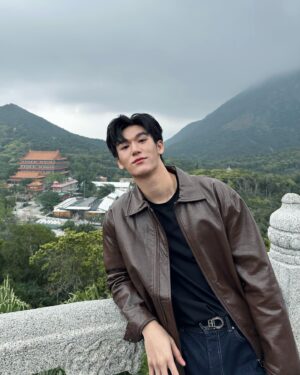 Mos Panuwat Sopradit Instagram - Mos in Hong Kong🇭🇰

#sunsetxvibes 
#เพียงชลาลัย
