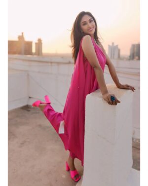 Mouli Ganguly Instagram - Kuki kafi time se post nahi kia💗
Hair extension @shankar.wig.maker
