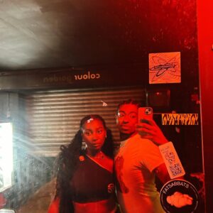 Mouna Traoré Instagram - The last (almost) month in London has been incredibly soul affirming. I’ve always felt like I was meant to live here, and every time I come, I never want to leave! When I visited in the spring, something told me I needed to come back and I’m so glad I did!!! Thank you to my beautiful community of friends, many of whom are almost like family. And thank you to new people who welcomed me into their life🤎I have never felt more at peace and in alignment. I’m so so inspired and grateful for all the wonderful moments - seeing my lil bro off to CSM, walking my ass off, taking a short course at RADA, going to carni, eating all the sardines on toast, seeing live theatre, finding an incredible braider in Peckham and going to the most legendary house jam! Laaawwd, what a time! My heart feels like it found a second home…

See you sooner rather later ✌🏿❤️‍🔥