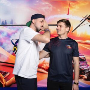 MoveMind Instagram - Irmão, tens aqui um adversário a altura!  Finalmente consegui mostrar o meu talento.
@maxverstappen1 pega um 🏎️💨 gajo 5* esperem para ver o vídeo e, já agora…
Foi o meu colega de equipa no fifa 😁
@redbullpor @redbullgaming
