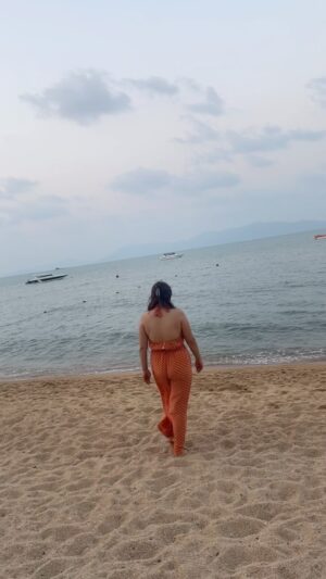 Mridanjli Rawal Instagram - ♥️
:
#insta #love #howtowearjumpsuit #jumpsuitsaysitall #howtodress #howtodressonbeach #kohsamui #thailand #holiday #vacation #tan #tangirl