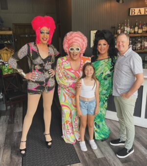 Mrs. Kasha Davis Instagram - All the fun was had at @edibles_restaurant today for @dragme2thestage ✨💋

Pride month was jam packed and incredibly busy! I’m super grateful for all the work and the opportunity to spread love, light & kindness 🏳️‍🌈🦋

I’m also happy to have some time off to spend with family for the 4th etc. #woohoo 

THANK YOU!