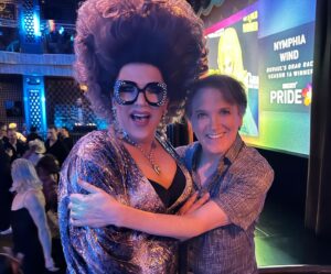 Mrs. Kasha Davis Instagram - What a MARVELOUS night celebrating @queerty 50 for #pride in NYC! BIG CONGRATULATIONS to one of my favorite people @brockmcgillis33 for his incredible contribution to the LGBTQIA community ✨✨#inspiring 

Swipe thru to see all these FABULOUS people! 🌈🥰

MKD look @the_maya_douglas ⭐️