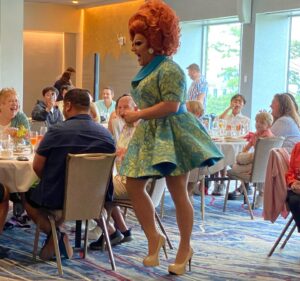 Mrs. Kasha Davis Instagram - What a wonderful #brunch brought to you by @dragme2thestage Today at @statlerhotel_cornell with the amazing @aggydune @dariennelake @ambrosiasalad585 and ME! 💋💋💋💋

#brunch #rupaulsdragrace #workhorsequeen
