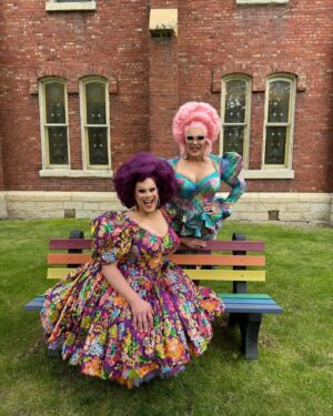 Mrs. Kasha Davis Instagram - Thank you @ottawafamilypridefest for your gracious hospitality and kindness for #pride🌈 today!!! Both @ninawest and I had a hoot and couldn’t believe how many families celebrated together today! 

#thankyou #kindness #lgbtq🌈 #allstars #rupaulsdragrace