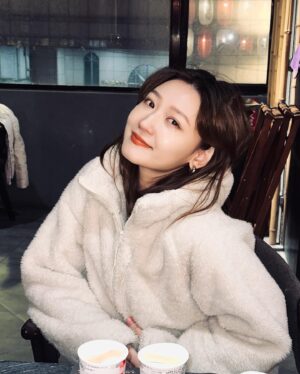 Mu Tung Chi Instagram - 吃冰吃到快冷死⛄️
手機直接拍出CCD效果😍