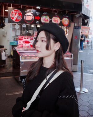 Mu Tung Chi Instagram - 在 @mumuskinn 打完肉毒後，就飛日本玩了✈️

我的咀嚼肌摸過的都說超級大！沒在開玩笑🤣
詳情請見圖2😀
我正臉看起來偏圓，笑起來就會整個超像肉餅^_^..
肉毒小臉後，臉部線條變得清晰，視覺直接瘦3公斤有吧..😍
在木木日安，局部冰敷後直接打，居然沒什麼痛感，專業又快速～
在敦化南路上，診所低調的奢華，工作人員溫柔接待毫無壓力之外，
醫生也很細心溝通我的要求～讓我非常安心
#木木日安 大推💗