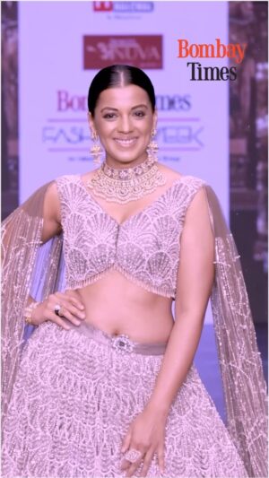 Mugdha Godse Instagram - Presenting visuals from the #BombayTimesFashionWeek Day 1 show Mumbai Halchal by Dilshad Khan with @rahuldevofficial and @mugdhagodse walking the ramp!

Stay tuned for more updates from #BTFW2024

#BTFW24 #BTFW #TFW #BombayTimesFashionWeek24 #Mumbai #FashionWeek #FashionShow #BTEvents #BTScenes
