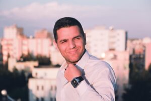 Muhammed Akay Instagram - Just photo 🎧🙏❤️

Biraz da fotoğraf atalım. 🙏😊
#makayweb #instagram #photos #keşfet #kitap #mizah #video