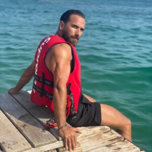 Mujdat Saglam Instagram - « Le désordre des êtres est dans l’ordre des choses » 🌊🏝🏖