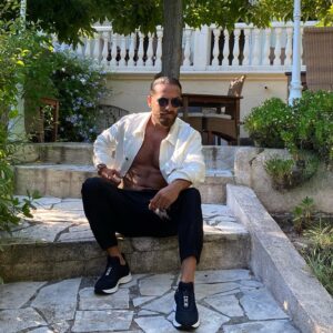 Mujdat Saglam Instagram - « Viens on s’ra bronzé comme dans l’sud » 😎🏖