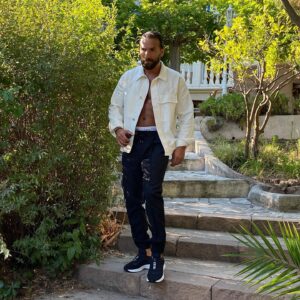 Mujdat Saglam Instagram - « Viens on s’ra bronzé comme dans l’sud » 😎🏖