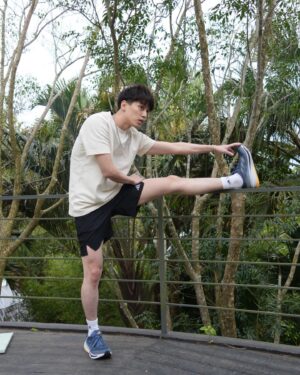 Muji Hsu Instagram - 參加了兩天的adidas SUPERNOVA 超越舒適之旅 收獲良多 
這次來運動真正的感受到了舒適這個詞 
一直以來覺得舒適就是舒舒服服的 
沒想到這次居然可以運動起來也這麼舒適 
也體驗到了最新的SUPERNOVA穿起來非常舒適有包覆感 
不但運動適合 平時休閒也可以穿 好看又百搭 
 這次跟著教練一起在山上跑也是這麼合適✌🏻✌🏻

��現在還有21天免費試跑體驗計畫
�即日起至3/18 於指定通路購買全新 SUPERNOVA 系列鞋款
試跑不滿意可回原消費通路辦理全額退費�
詳細活動資訊 @adidas_tw 

�#adidas #adidastaiwan #supernova超越舒適