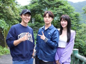 Muji Hsu Instagram - 拍戲最開心的就是好友們來探班✌🏻✌🏻
殺青倒數 繼續衝刺
#印象青春
