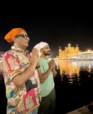 Mukesh Chhabra Instagram - Praying for everyone  and my MCCC team my family and @farahkhankunder  @muradkhetani @memaheshshetty @suved @whosunilgrover @hansalmehta 🫶❤️ 🫶❤️ #wahwguru आज लगा माँ मेरे साथ ही है 🫶❤️ कही नहीं गये 🫶❤️ love you माँ ❤️ thank you @jassijasbir @aakashdahiya002 @akkshay17 @ankit_baghla_rj  and @sarbjitsinghidea 🫶❤️🫶