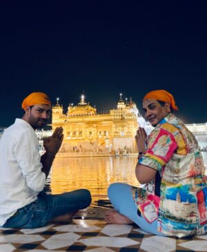 Mukesh Chhabra Instagram - Praying for everyone  and my MCCC team my family and @farahkhankunder  @muradkhetani @memaheshshetty @suved @whosunilgrover @hansalmehta 🫶❤️ 🫶❤️ #wahwguru आज लगा माँ मेरे साथ ही है 🫶❤️ कही नहीं गये 🫶❤️ love you माँ ❤️ thank you @jassijasbir @aakashdahiya002 @akkshay17 @ankit_baghla_rj  and @sarbjitsinghidea 🫶❤️🫶