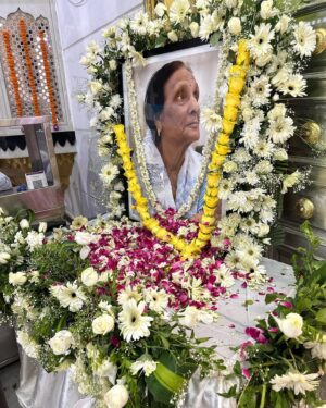 Mukesh Chhabra Instagram - Good bye माँ 🙏❤️ The last words my mother said to me before she left us forever was 'I love you'.
These were probably her first words to me too.
I woke up this morning looking for her until I realised the reality of things.
How I wish you were still here Maa, I hope you're living the best life wherever you are, happy, safe, content and eating the sweetest things that you liked so much. You've always been the main and only woman in my life. And you've left me here alone now without your presence. I know you were really fighting and trying to get better for us ❤️🙏 Everything you always did was for us. 
Mumbai City, our home and my life is never going to be the same without you. And I really want to say this to you  कुछ गलती हुई हो तू मुझे माफ़ कर देना माँ ❤️🙏 और हाँ I love you too ❤️🙏 ❤️ keep smiling 🙂