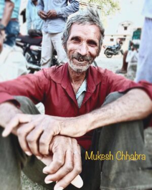 Mukesh Chhabra Instagram - 📸 me trying 😊❤️ #iphone