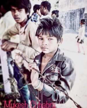 Mukesh Chhabra Instagram - 📸 me trying 😊❤️ #iphone