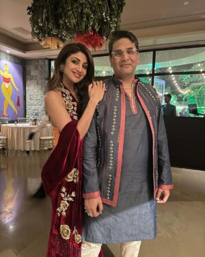 Mukesh Chhabra Instagram - Diwali 2023 ❤️🙏🪔🧿 #home #family